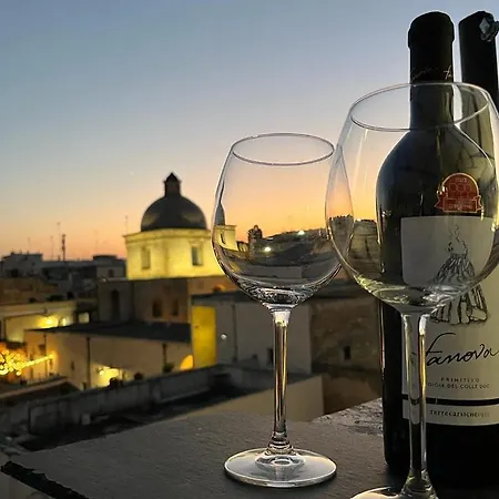 Rooftop 招待所 4*